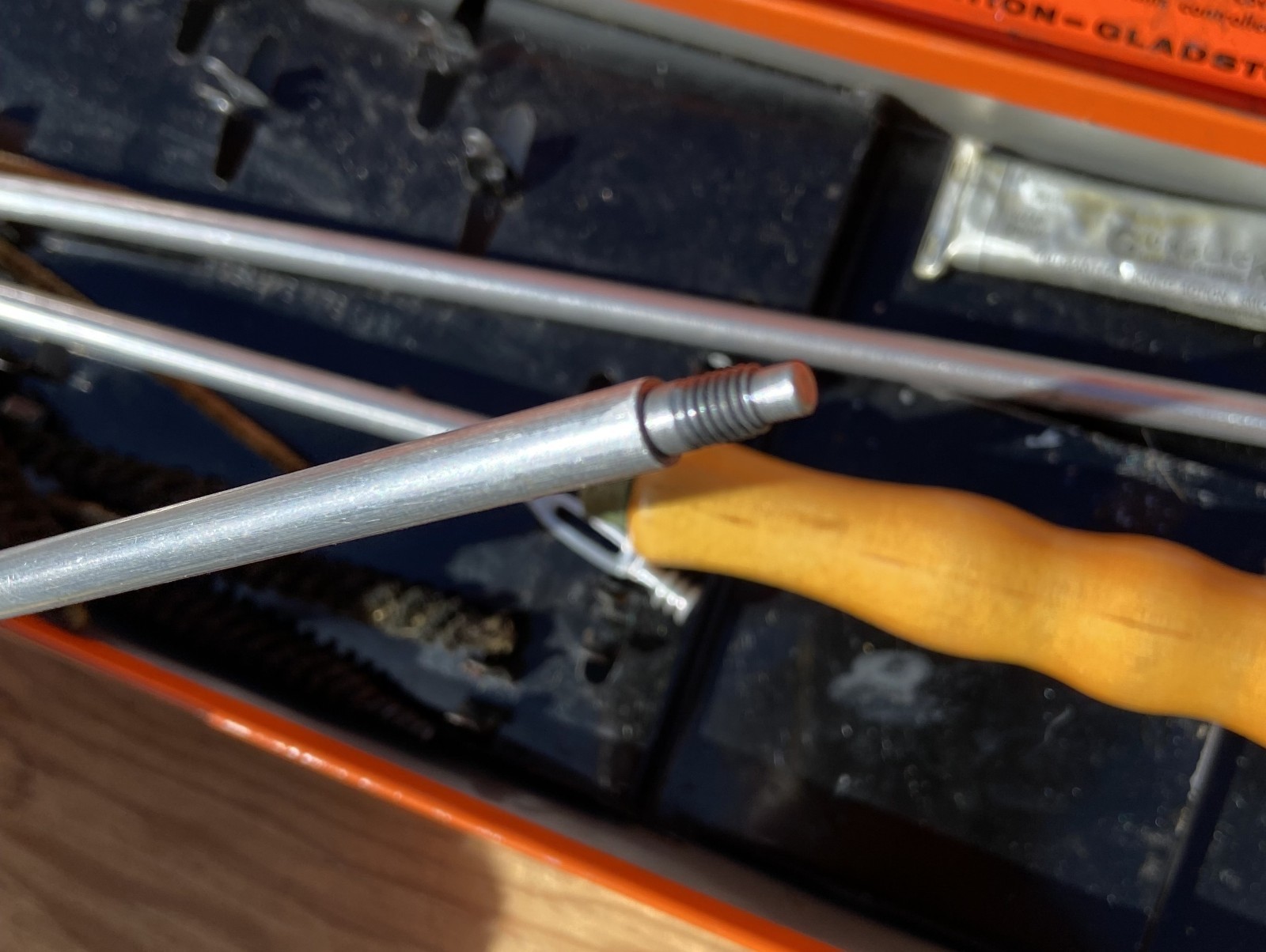 Old Vintage MARBLE'S GUN CLEANING KIT Metal Tin Box w/ Rod and some Accessories