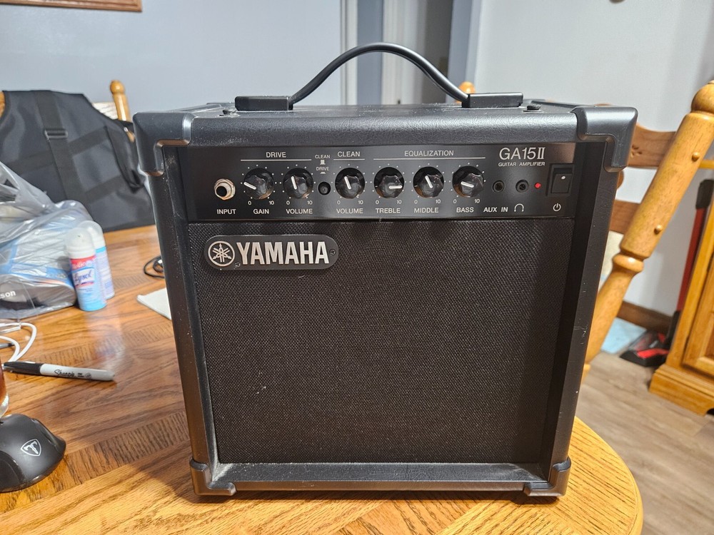 YAMAHA GA15 II Guitar Amplifier