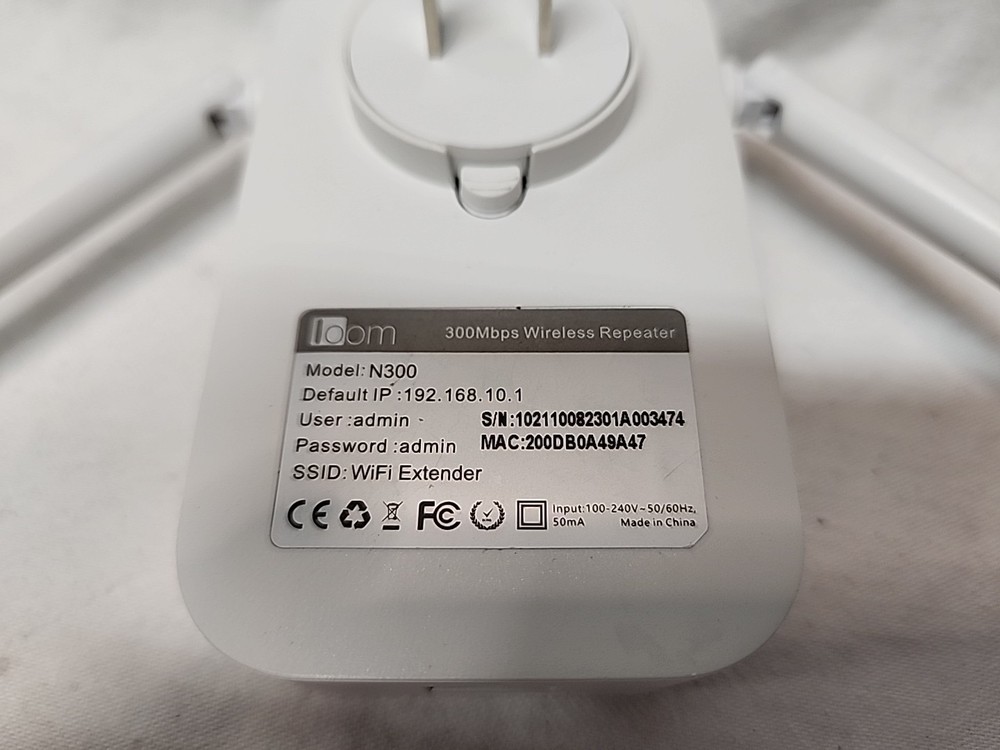 Loom N300 Universal WiFi Range Extender - White