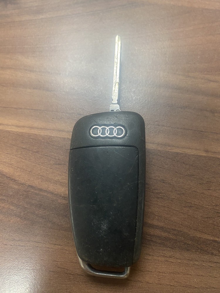 AUDI 3 BUTTON CAR KEY FOB REMOTE USED