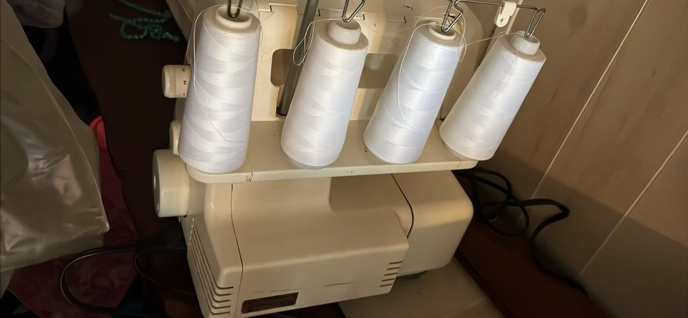 Singer Differential Feed Electronic Serger Sewing Machine