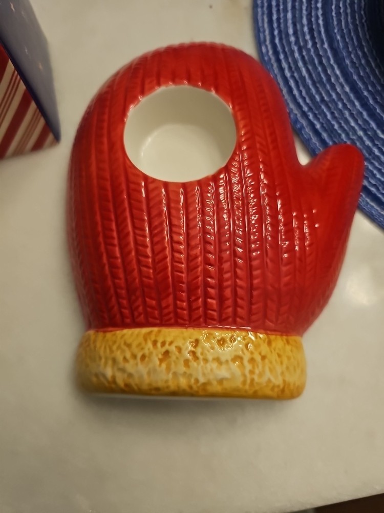 Mitten T-lite Holder