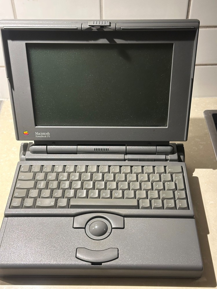Apple Macintosh PowerBook 170 + Apple QuickTake 150 – Complete
