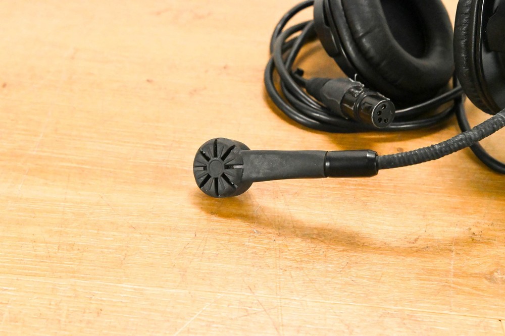 Clear-Com CC-400 Double-Ear Intercom Headset with Dynamic Microphone CG01ZZ0