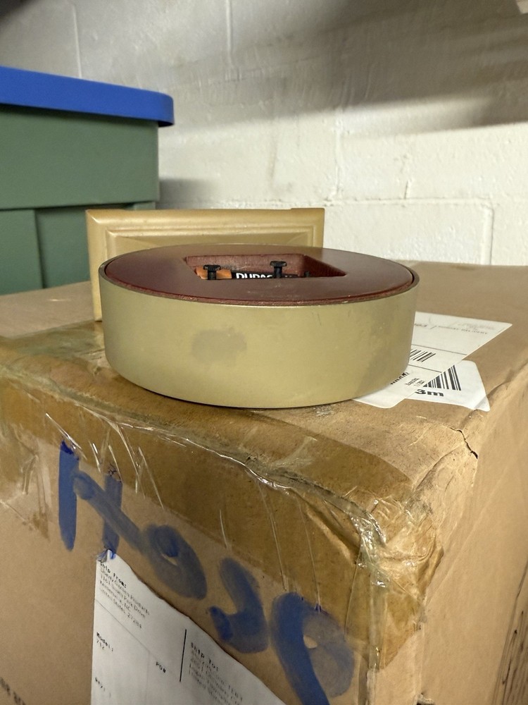 Folk Style Clock Preowned Good Condition