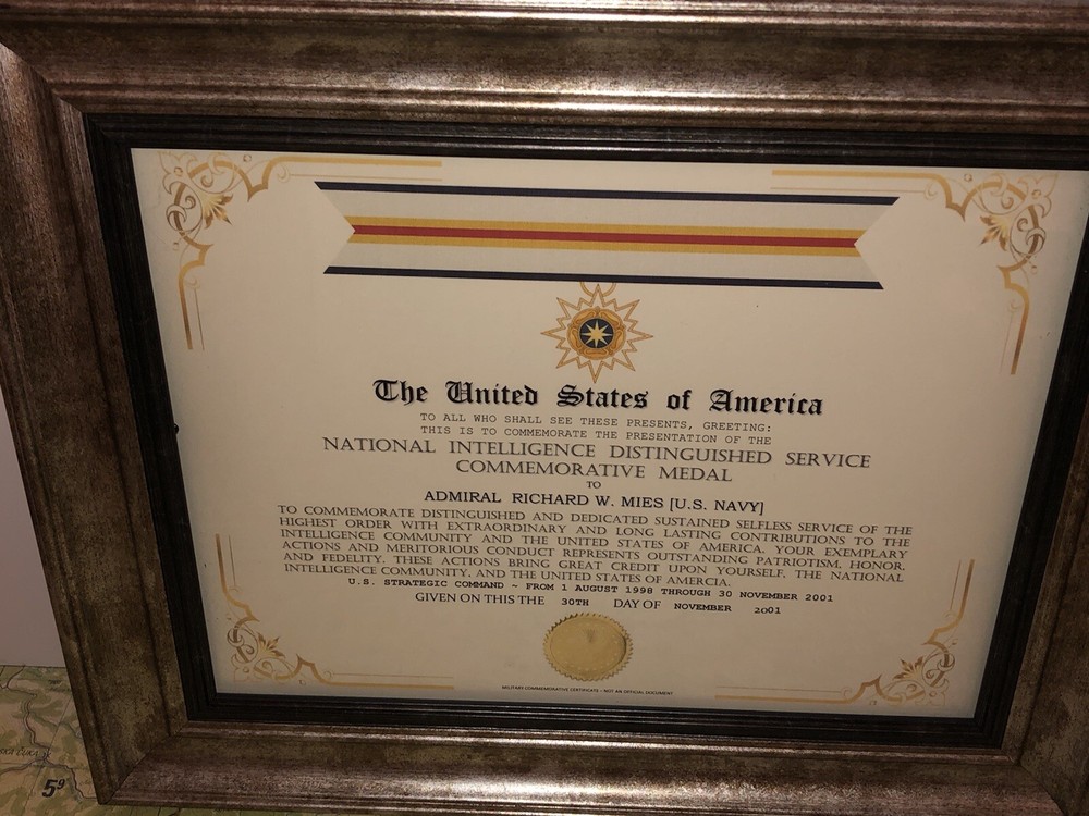 NATIONAL INTELLIGENCE DISTINGUISHED SERVICE COMMEMORATIVE CERTIFICATE Type-1