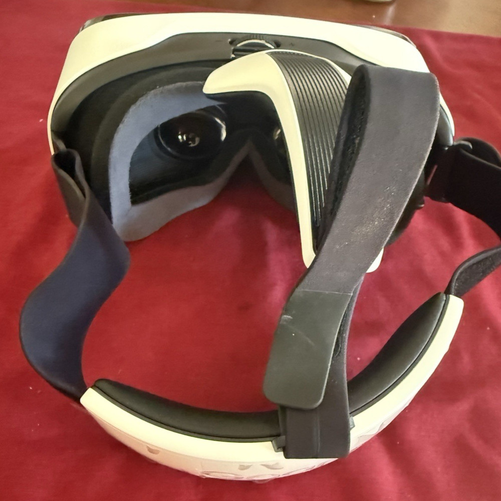 Samsung Gear VR Headset with Adjustable Strap