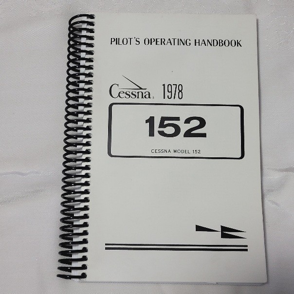 Cessna 152 flight instruction kit. New,mint. Includes Cessna bag.