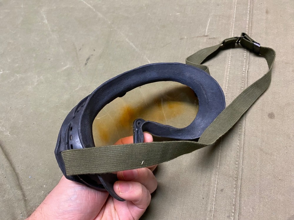 ORIGINAL WWII US ARMY INFANTRY M1944 DUST WIND GOGGLES- POLAROID