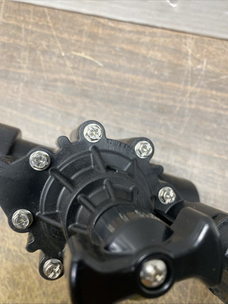 Rain Bird Threaded Flow Valve 1 1/2" HD-05