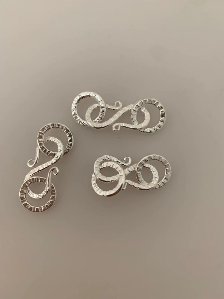 925 Sterling Silver Hammered Patterned S-Hooks (18 × 9 mm) - 2 pcs