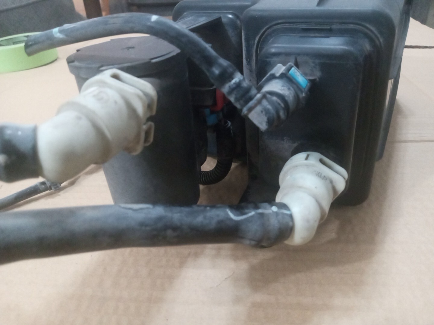 2010-2012 HYUNDAI SANTA FE, 2011-13 KIA SERENTO FUEL VAPOR EMISSIONS 31410-1U000