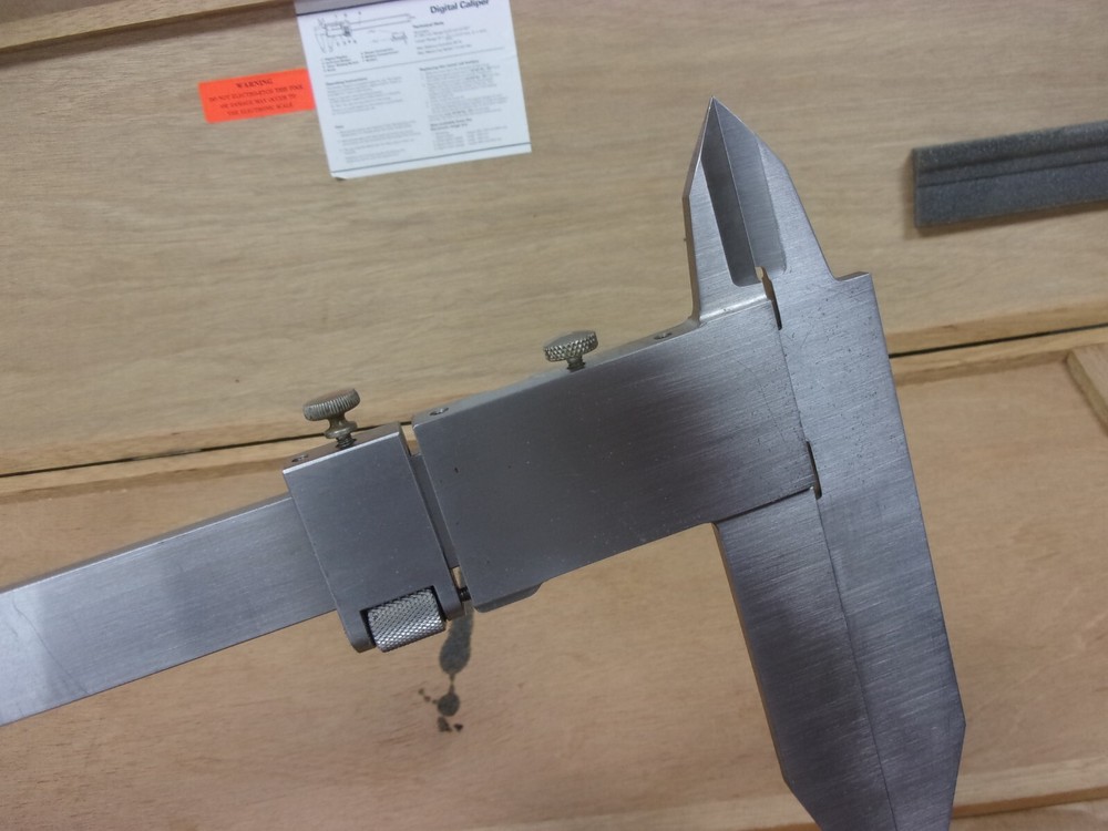 Fowler 54-100-040 40" Inside Outside Measuring Electronic Digital Caliper 0-40"