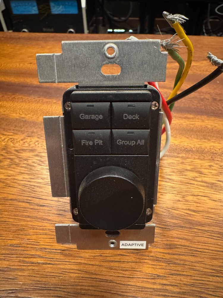 Savant Echo Wireless Dial Keypad-Adaptive Dimmer (Black) WPK-BKA105