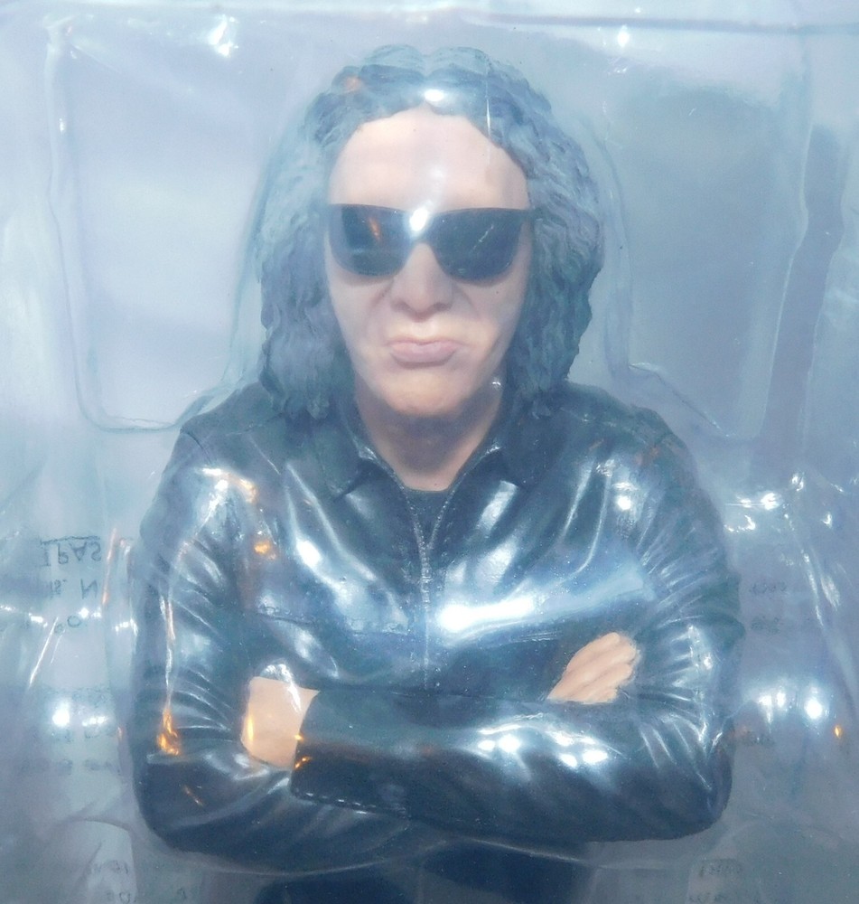 Kiss Gene Simmons The Vault Box Set LTD Action Figure Coin Limited Edition Rare