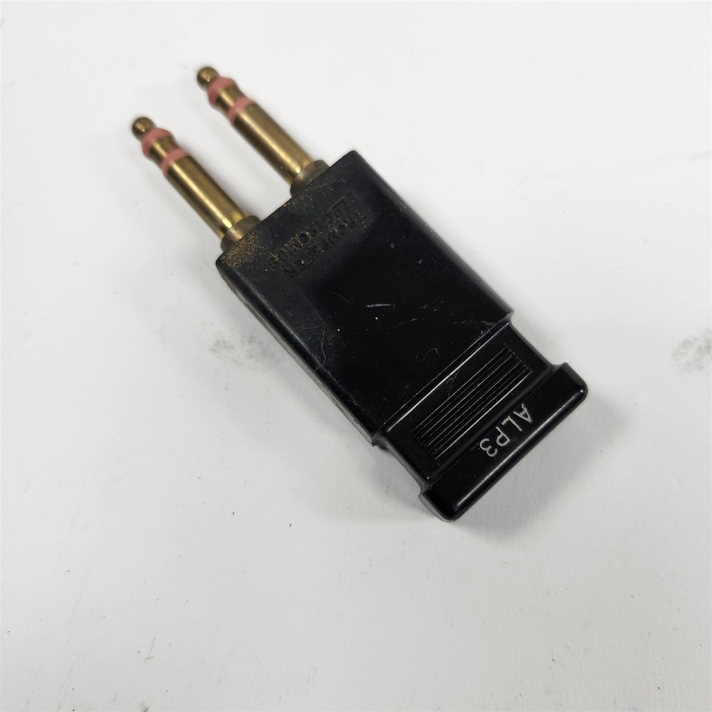 Trompeter JSI-28A Audio Patch Panel w/ 13 ALP3 Loopback Connectors