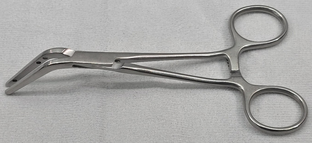 V. Mueller CV5025 Fogarty Hydragrip Clamp, Angled, 33mm Inserts, 6"