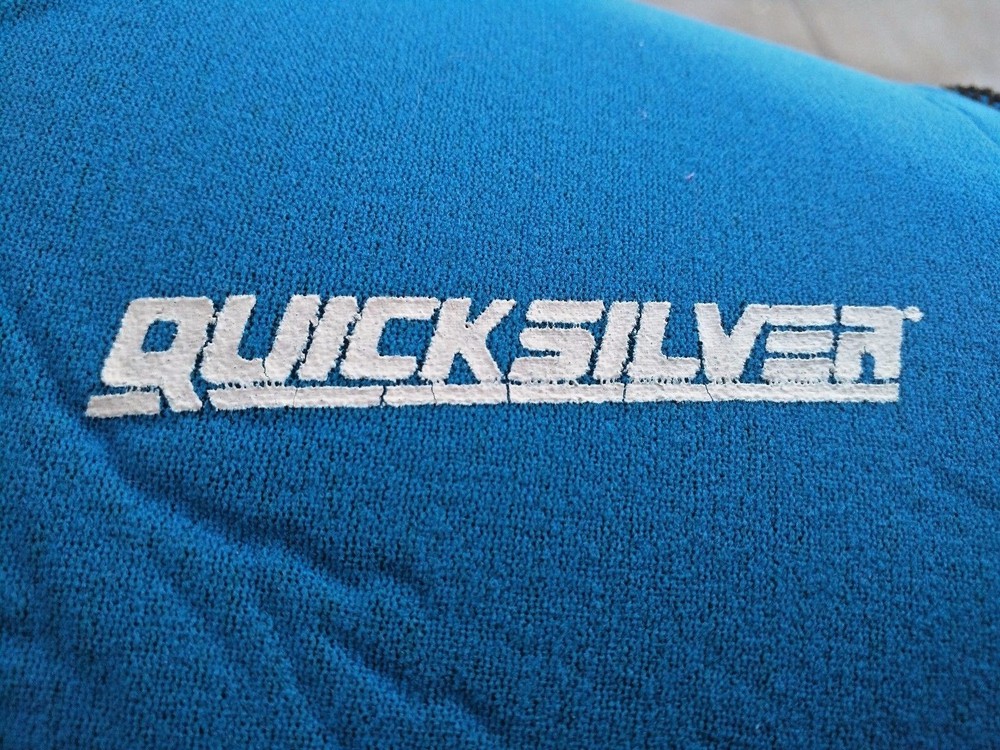 QUICK SILVER WET SUIT SIZE X SMALL