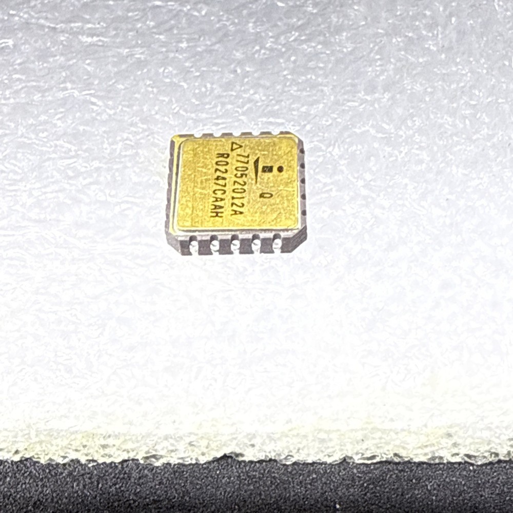 Intersil 77052012A INTEGRATED CIRCUIT