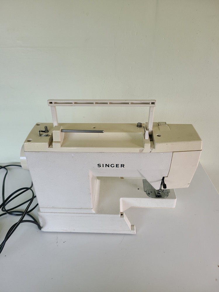 Limited Edition Singer 7033 Sewing Machine With Custom Presser Handle Control