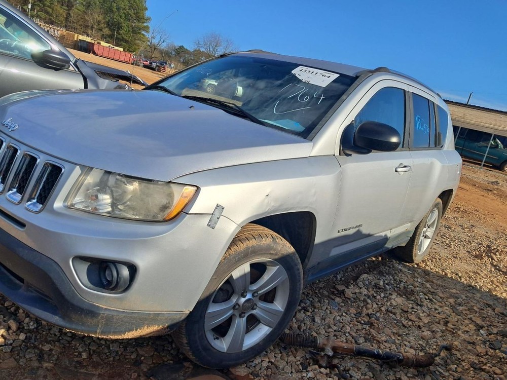 COMPASS   2011 Glove Box 4893478