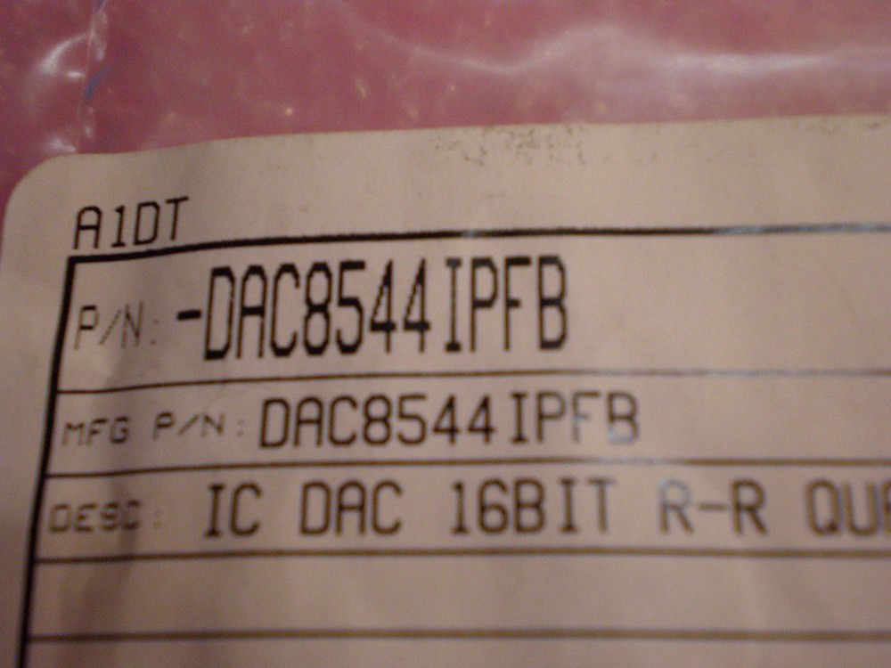 Texas Instruments DAC8544IPFB NOS Digital to Analog Converter