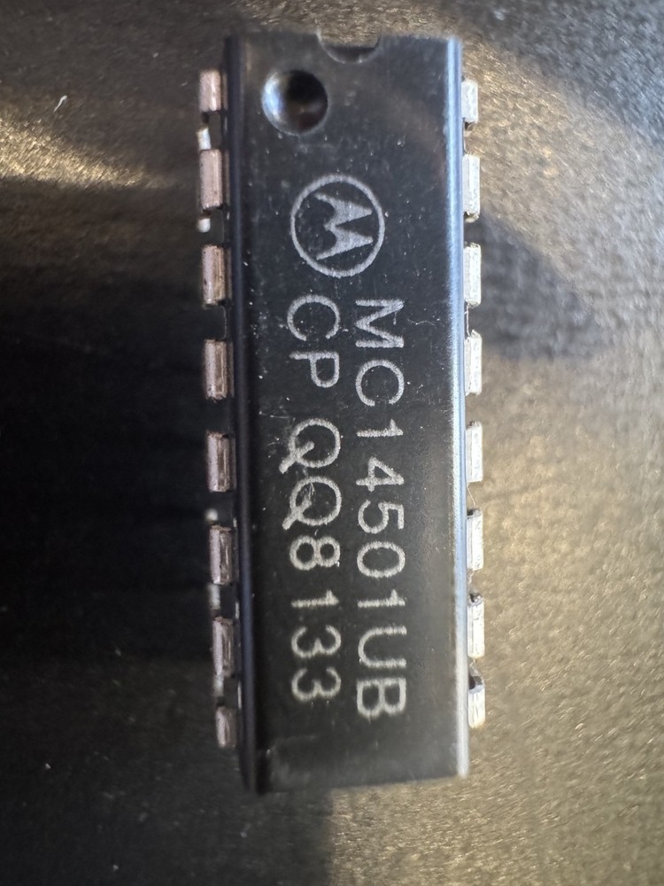 Motorola MC14501UB Integrated Circuit