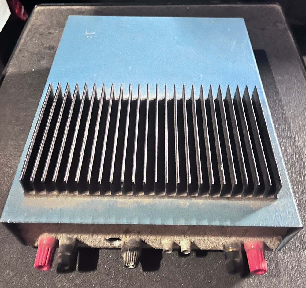 Unbranded & Unknown Possible Custom Built Power Amp ?