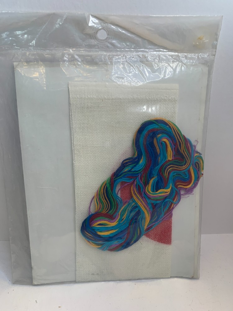 1982 Something Special Openwork Needlepoint Kit Stained Glass Insert #30325 5"