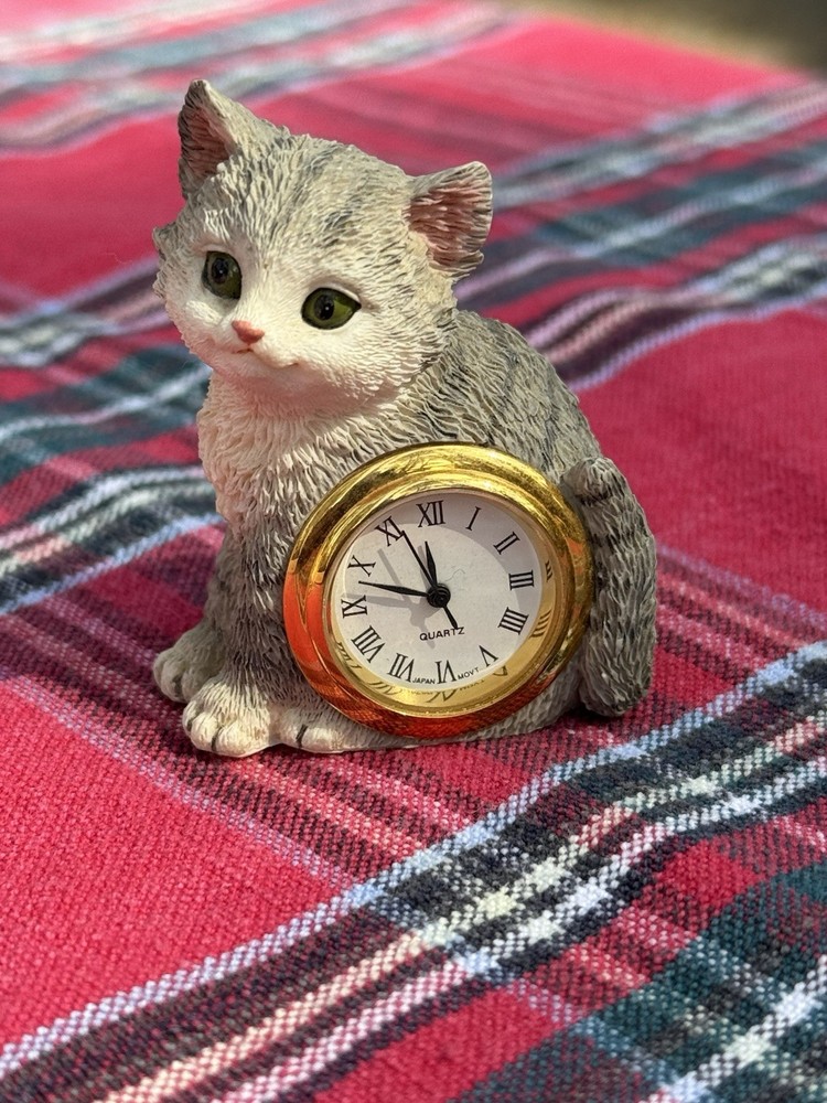 Antique Cat Mini Clock