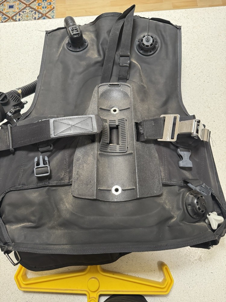 Scubapro Classic BCD size Medium with Buoyancy Weight