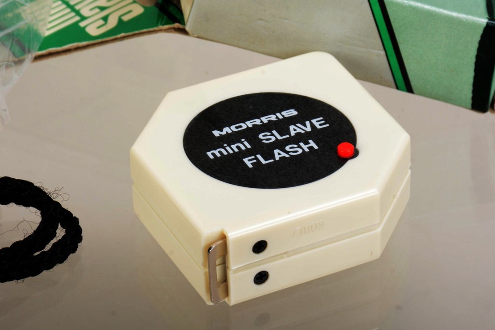 Morris Mini Slave Flash - Tiny, Self standing, Optical Slave - Mint, Open Box