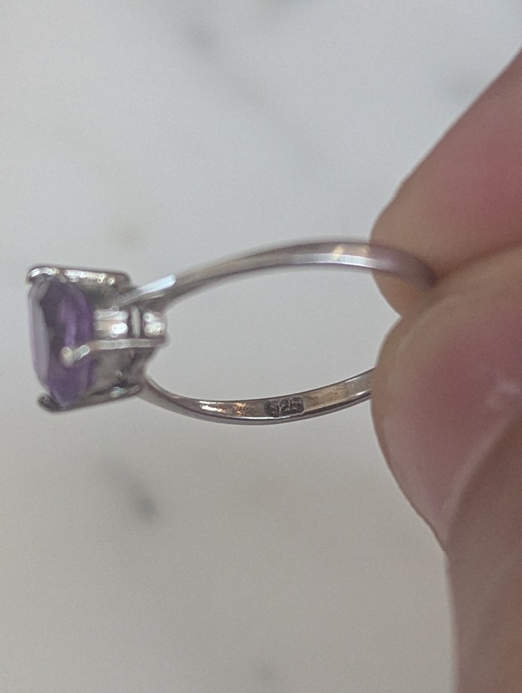 925 Sterling Silver Amethyst Heart Ring Size 6