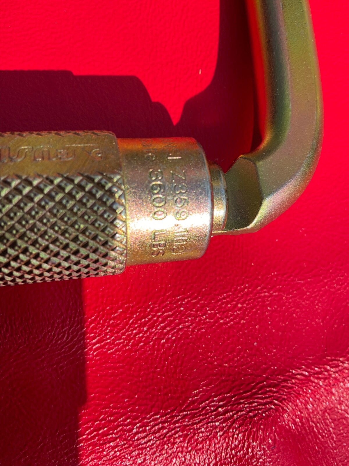 Fusion Tacoma triple lock Carabiner Extra Duty 60kN - 13400Lb HIGH STRENGTH GATE