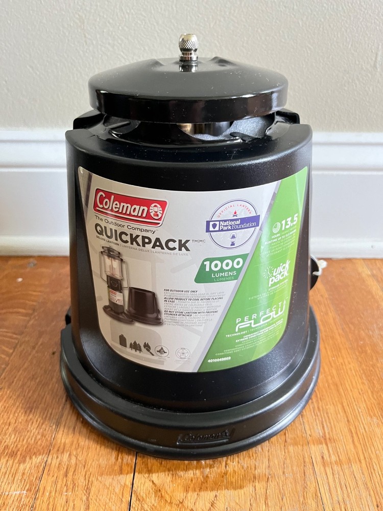 New Coleman QuickPack Deluxe 1000 Lumens Propane Lantern *Missing Handle