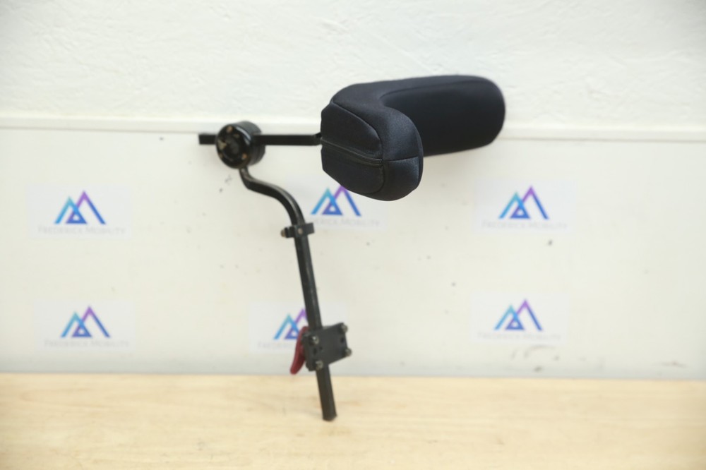 Whitmyer Adjust-A-Plush Adjustable Headrest & Axys Mount Bracket (Narrow)