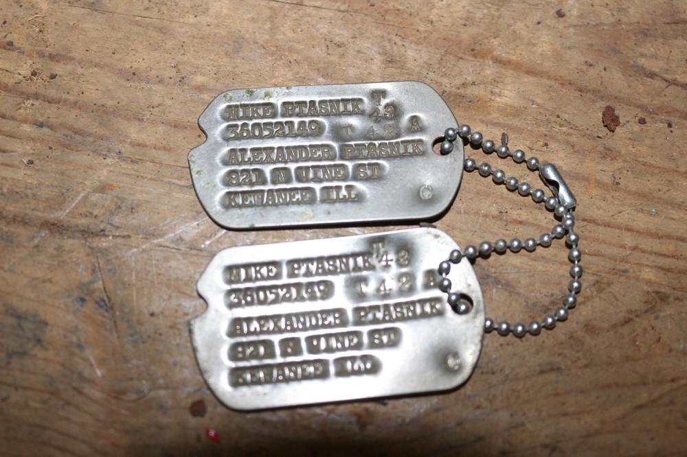WWII US Army T42 43 Mike Ptasnik Dog Tags Notched Next Of Kin Kewanee Illinois