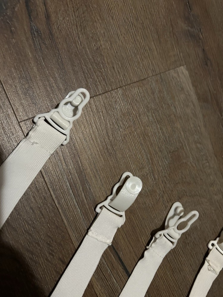 bed sheet grippers clip. 5 Total