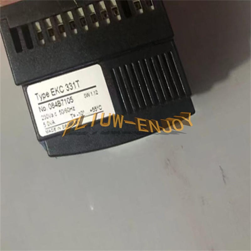 1PCS NEW Danfoss EKC331T 084B7105 Unit Controller