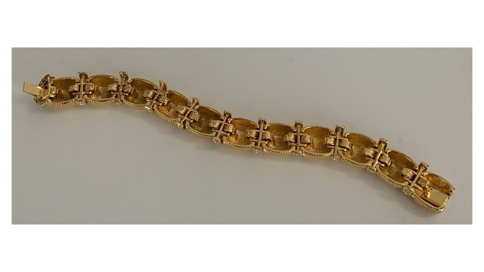 Vtg Joan Rivers Chunky Textured Gold Tone W/Rhinestones Bracelet - Beautiful!