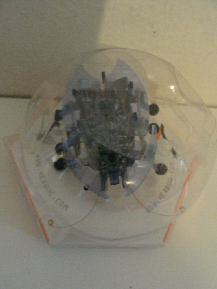 HEX BUG BATTERY POWERED ROBOT IN PACKAGE