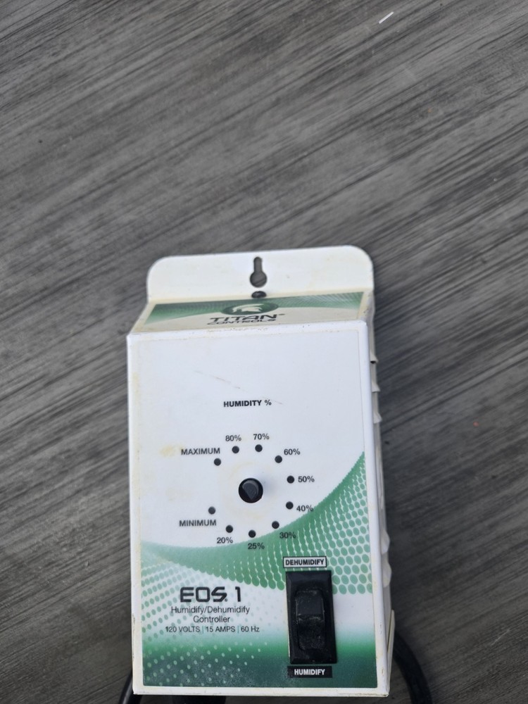 Titan Controls EOS 1 Humidity Controller 120V Humidify/Dehumidify Analog