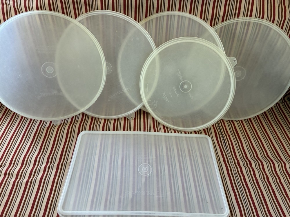 Tupperware Replacement Lot of 17 Vtg White Storage Lids Round and Rectangular