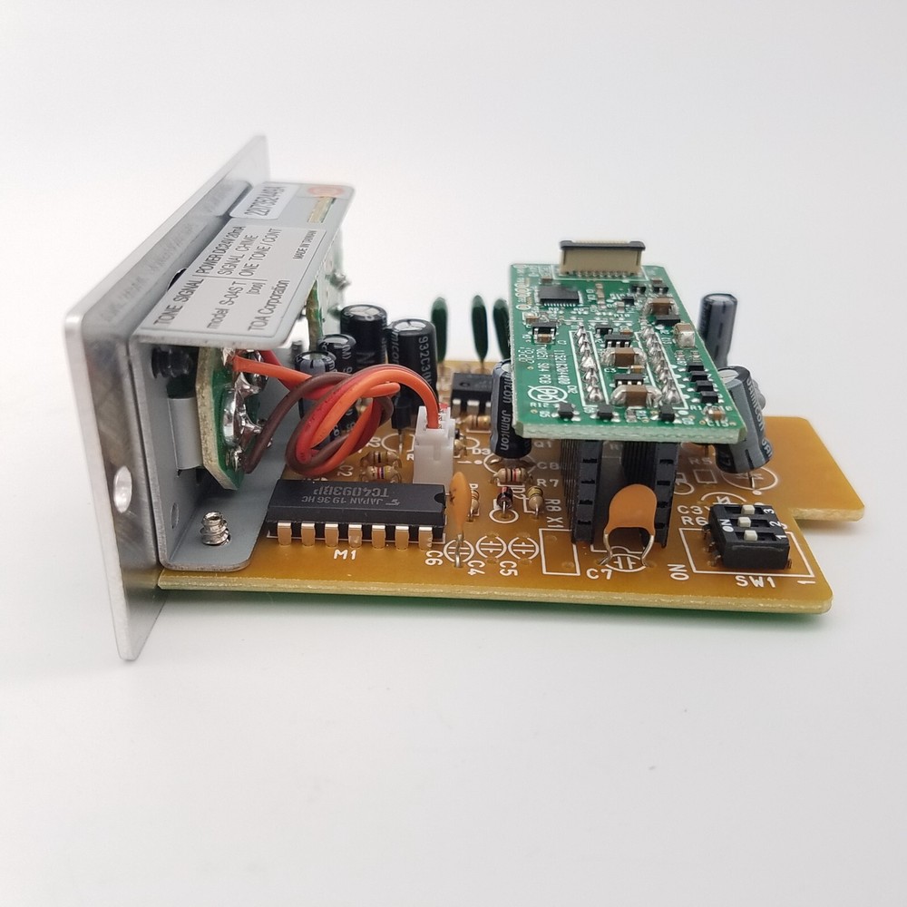 TOA S-04S Switch Selectable Tone Generator