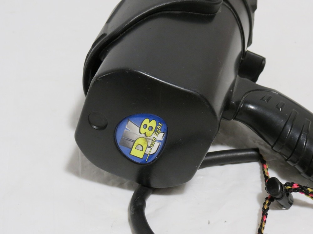 UNDERWATER KINETICS D8 Xenon Dive Light