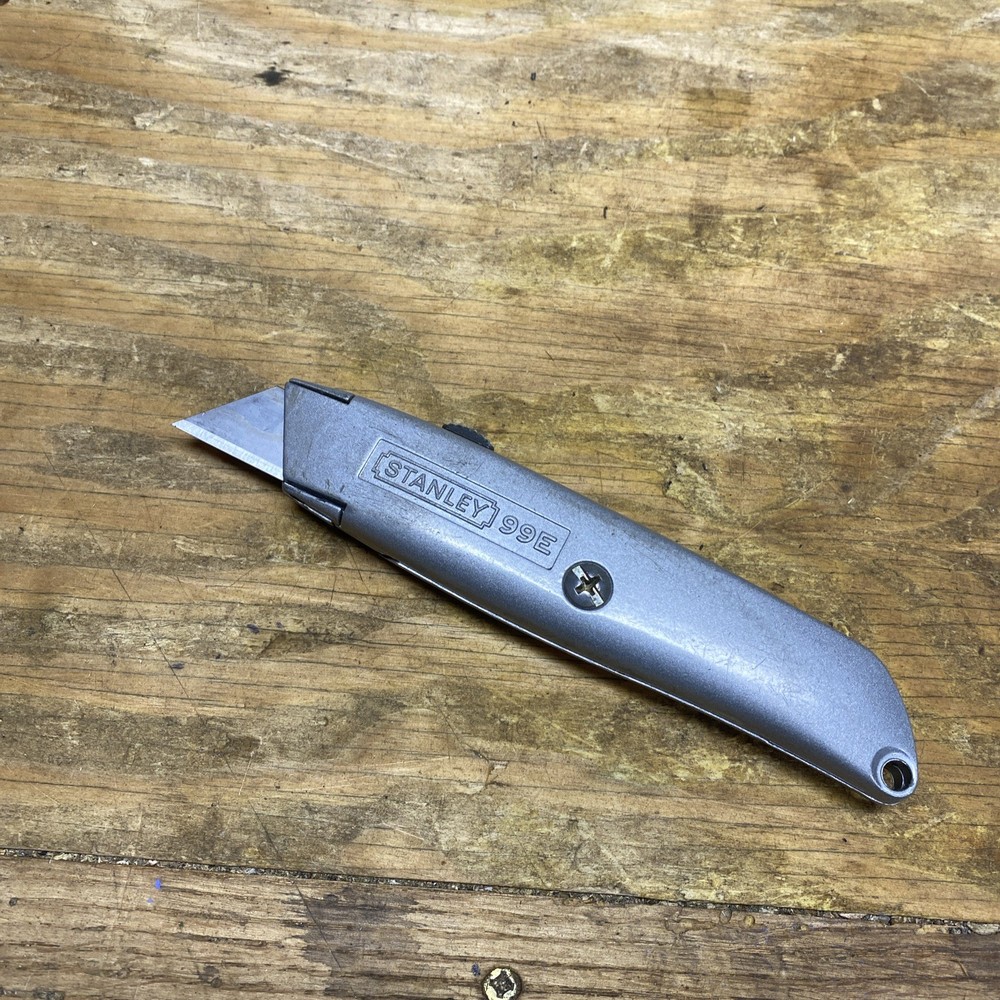 Stanley Knife with Retractable Blade Silver 99E