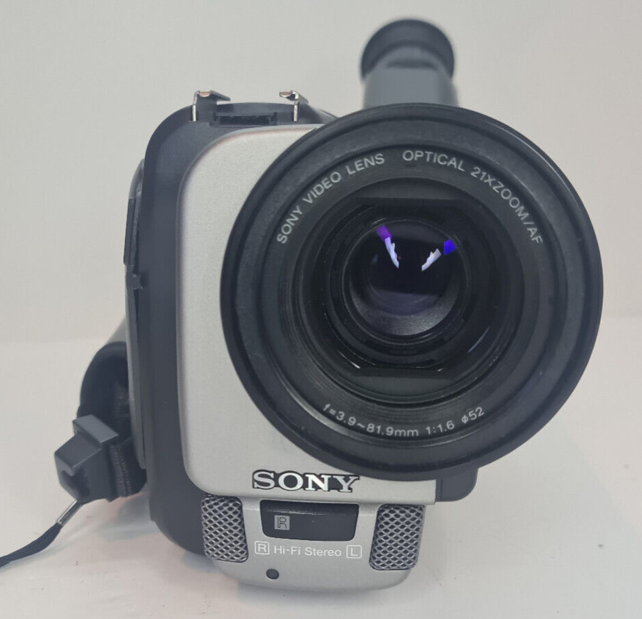 Sony CCD-TR3100E Handycam Video 8 Camcorder Bundle Fully Working