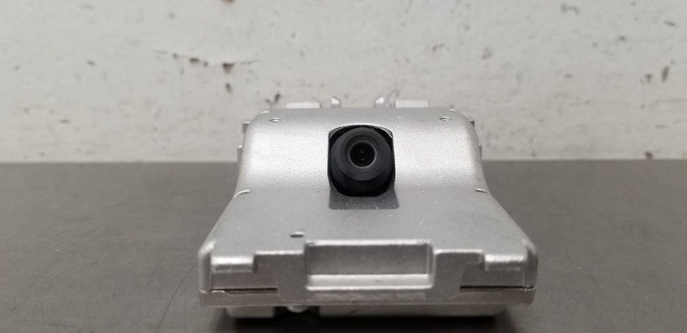 21 CHEVY SILVERADO 2500 FRONT FACING CAMERA WINDSHIELD MOUNTED 84774374
