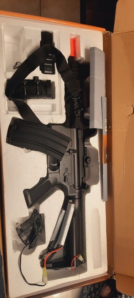 Airsoft rifle- AR style