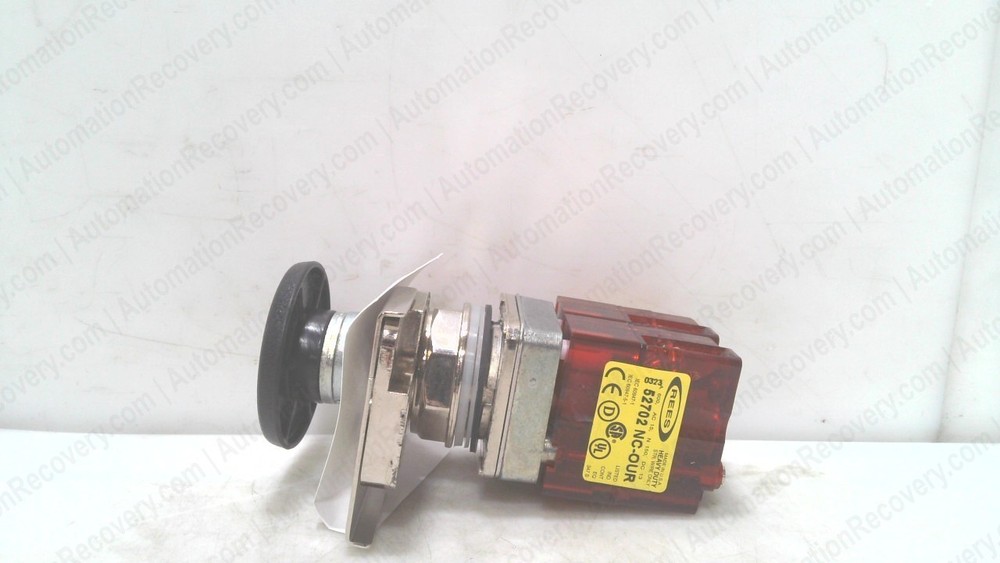 REES 40102-311, MAIN PUSH BUTTON OPERATOR W/ PADLOCK ATTACHED, NEW #228096